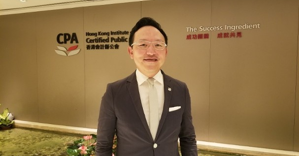 
就審計(jì)師遭批專業(yè)懷疑，香港會(huì)計(jì)師公會(huì)